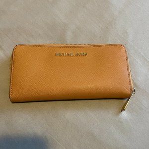 MICHAEL Michael Kors Jet Set Travel Wallet